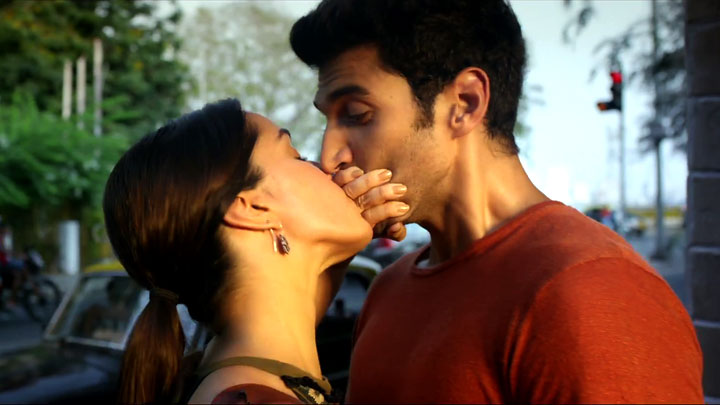 Shraddha Kapoor & Aditya Roy Kapur romance in the youth anthem Kaara Fankaara from OK Jaanu