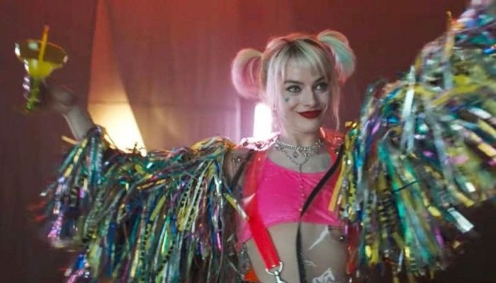 Sneak Peek at Harley Quinn’s New Look In ‘Birds of Prey’!