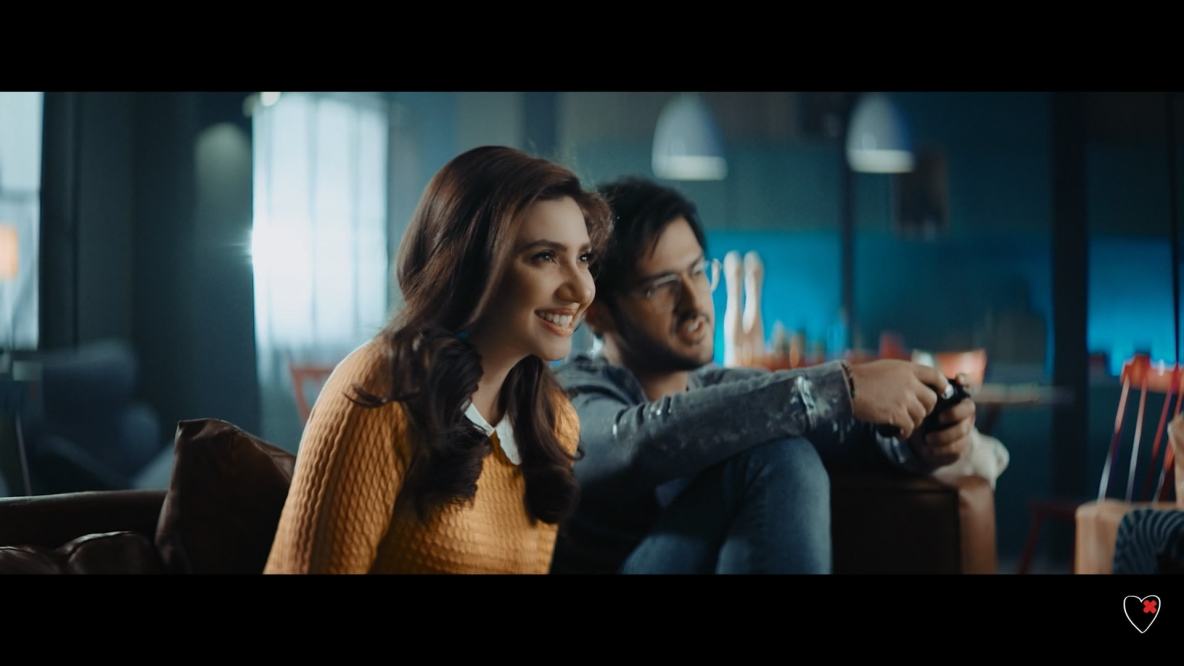 Azaan Sami Khan releases “TU” music video starring MAHIRA KHAN